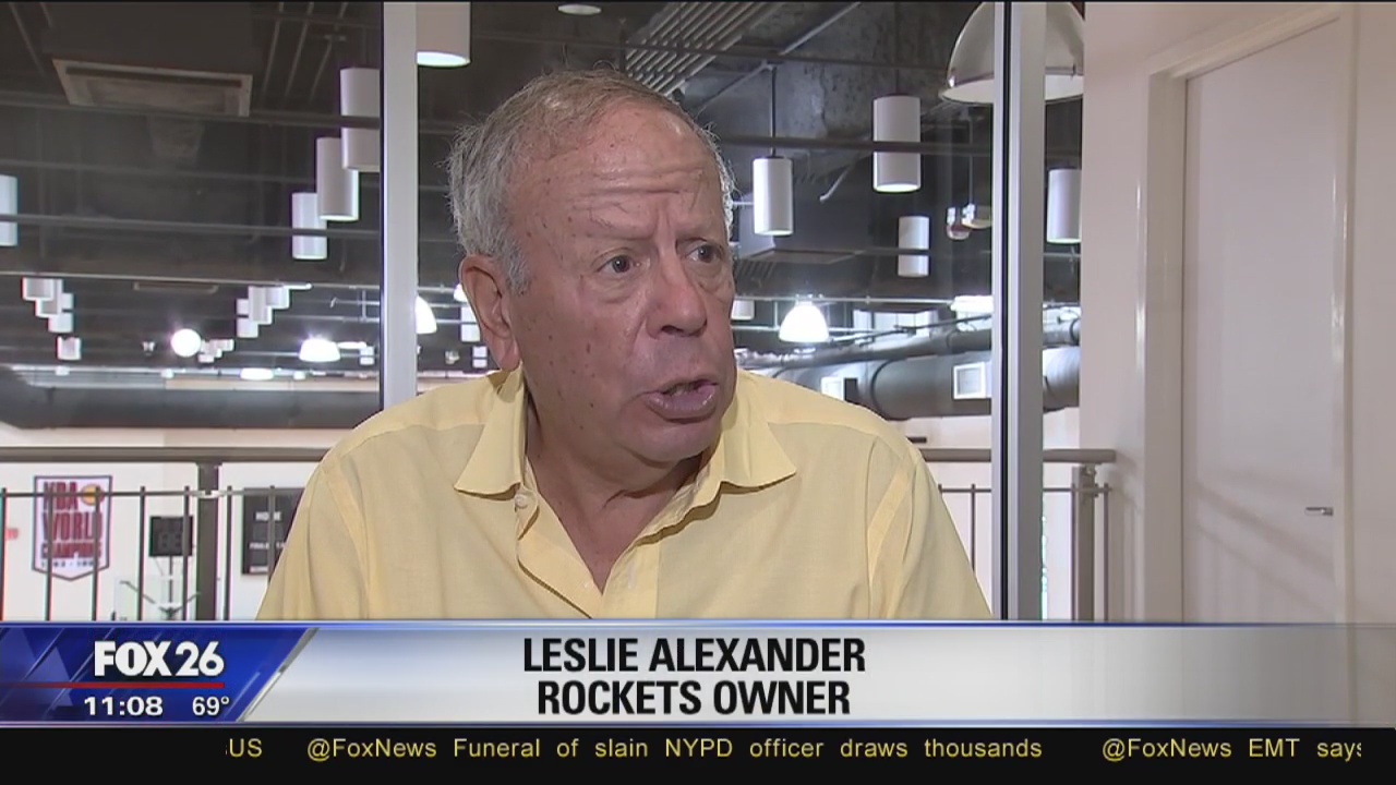 Mark Berman chats with Rockets owner Les Alexander