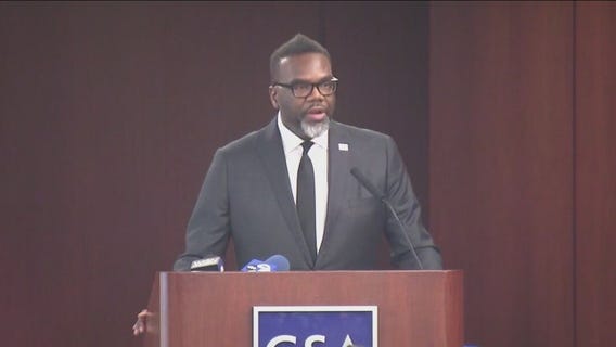 Mayor Johnson touts Chicago's economic headway at summit