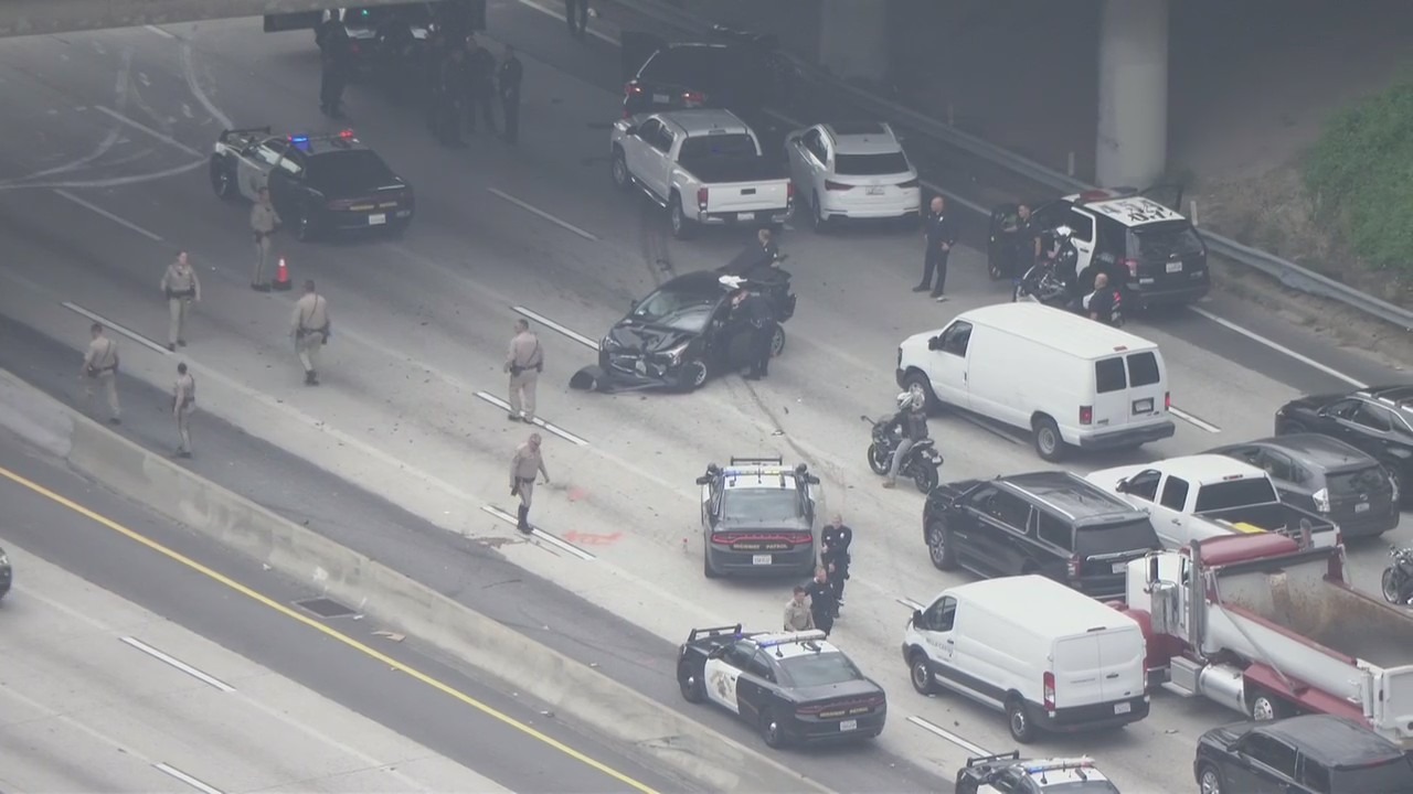 Central LA police chase ends in crash | FOX 11 Los Angeles