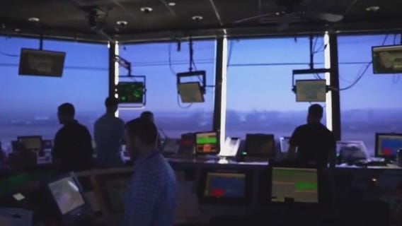 Sen. Durbin thanks air traffic controllers for going without pay during shutdown: "We can't let that happen"