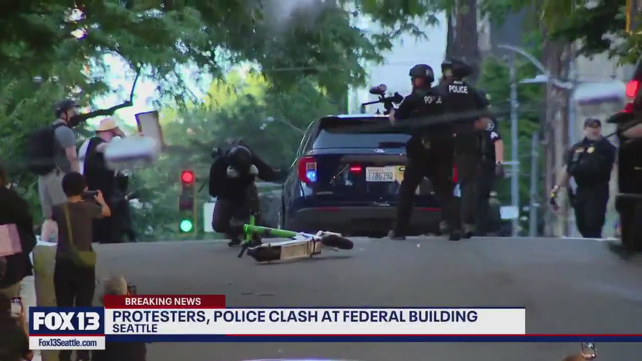 Anti-ICE protesters clash with police at Seattle Federal Building