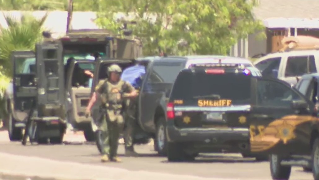 MCSO working Mesa barricade situation