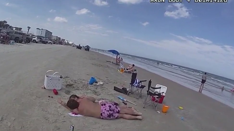 Georgia couple accused of child neglect on beach | FOX 51 Gainesville