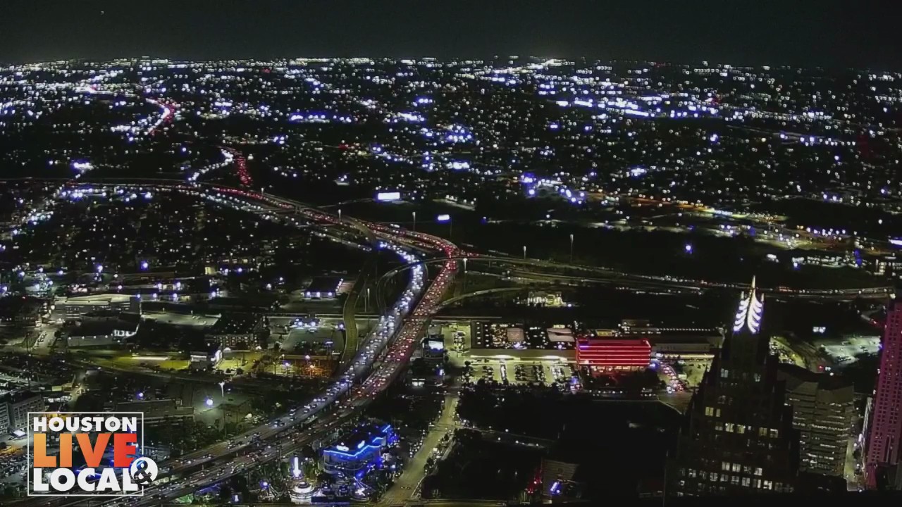 Hurricane Melissa, government shutdown, cat reunion, and more