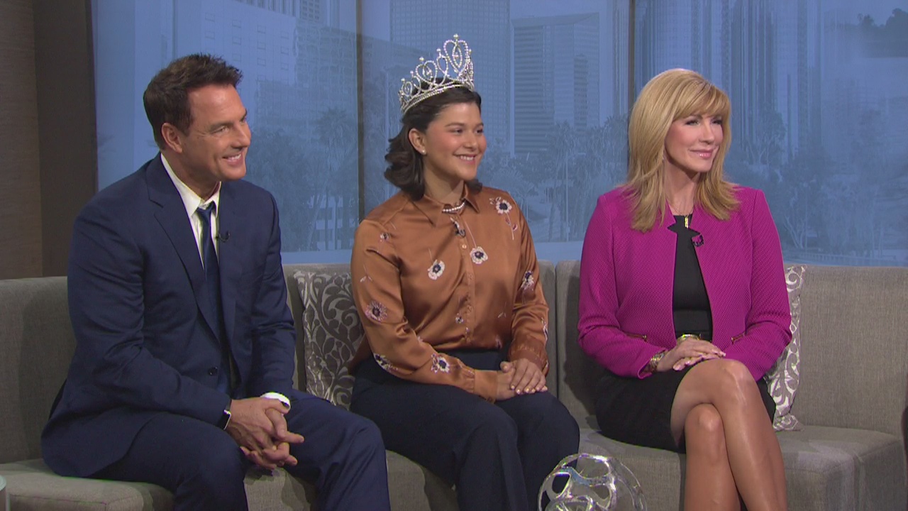 2018 Tournament of Roses Parade: Leeza Gibbons, Mark Steines & Rose Queen Isabella Marie Marez