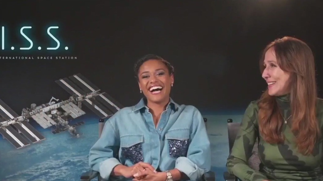 The outer-space tension of 'I.S.S.'