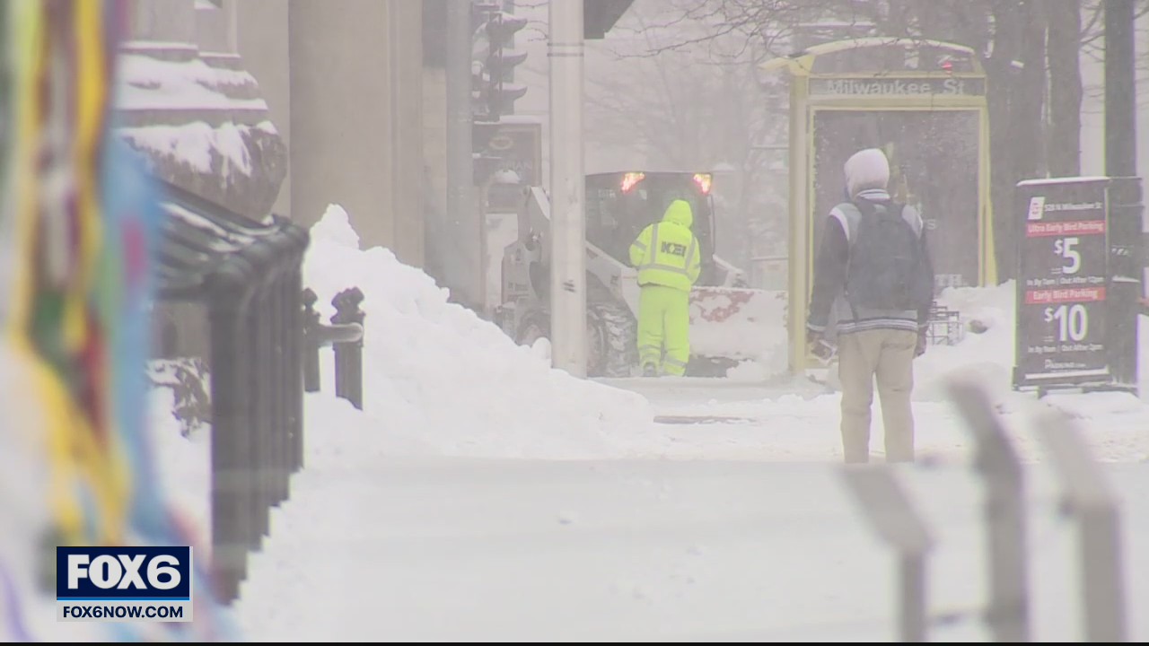 Milwaukee among communities hammered with lake effect snow