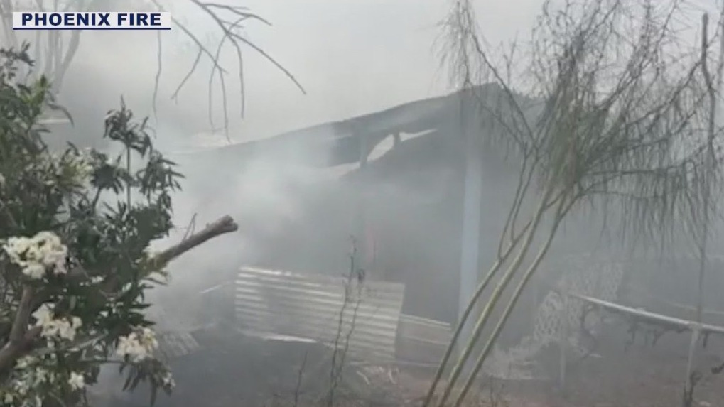 Mobile home fire leaves firefighter injured