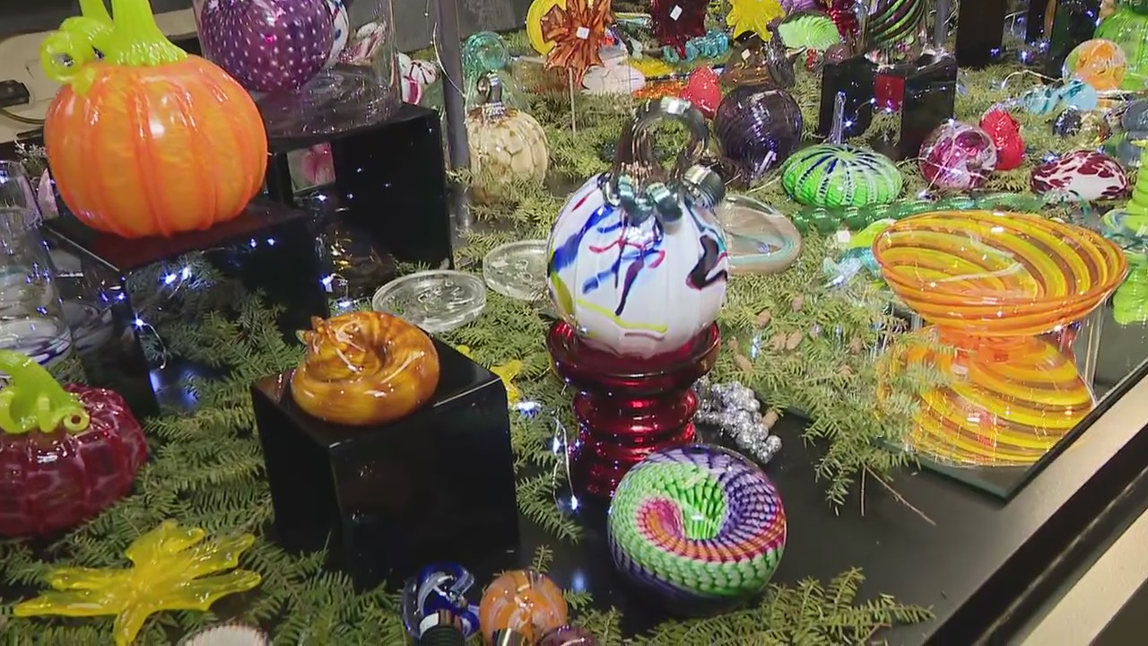 Create Glass Icicles, Cats and More in a Hands-On Glassblowing Experience