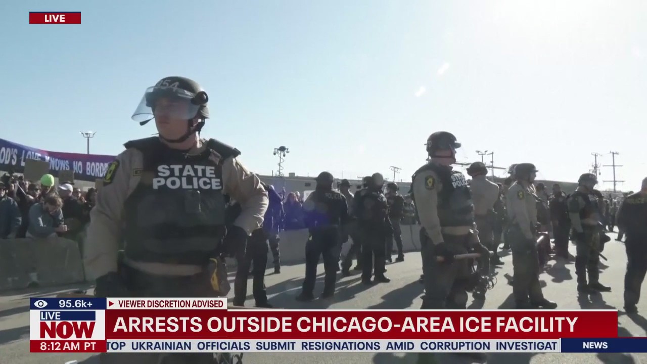 Arrests outside Chicago-area ICE facility