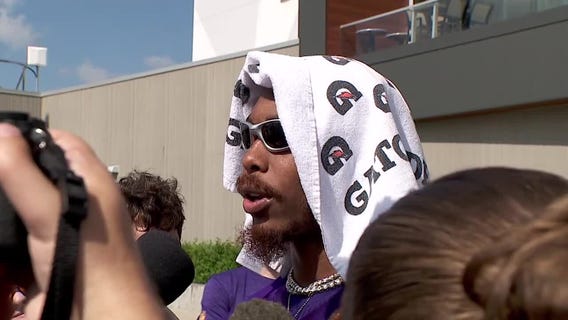 Justin Jefferson leaves Day 2 of Vikings camp with legs tightness