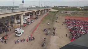 U.S.-Mexico border sees influx of migrants over holiday weekend