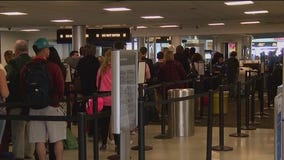 How to snag those last-minute flight deals ahead of the holidays