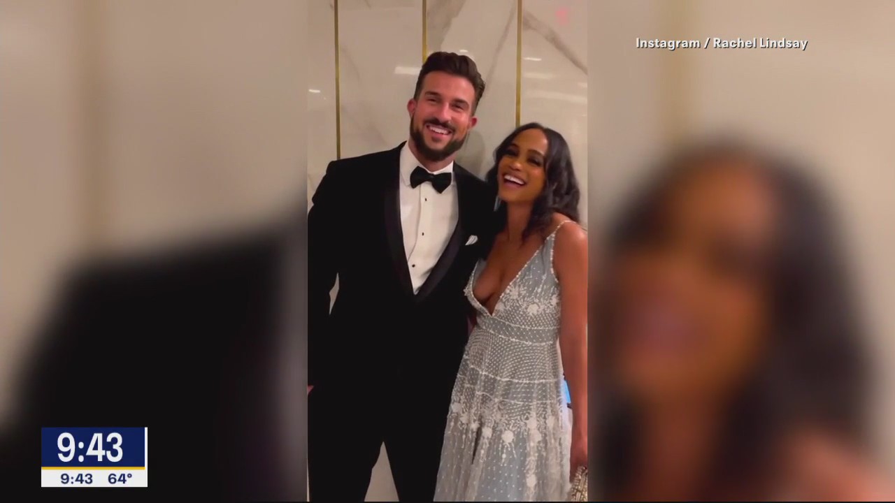 Extra: White House Correspondent's Dinner and Ryan Reynolds