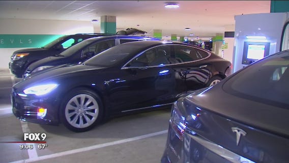 Man uses smart phone app to steal Tesla from Mall of America
