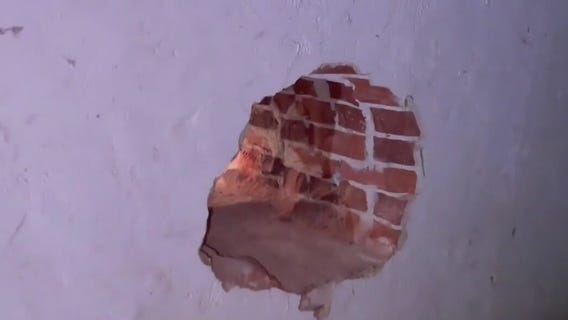 Brazen jewelry heist at downtown LA store