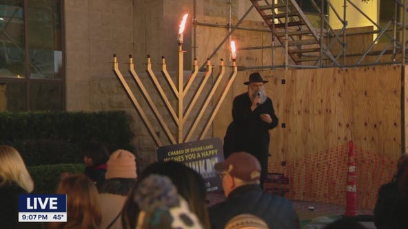 Annual Houston menorah lighting honors Sydney victims