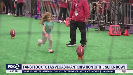 Fans flock to Vegas ahead of Super Bowl