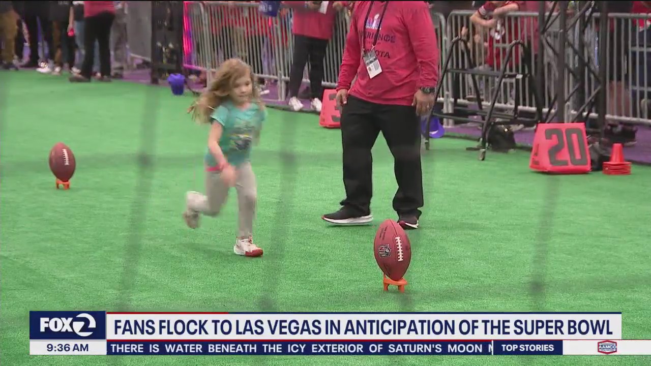 Fans flock to Vegas ahead of Super Bowl