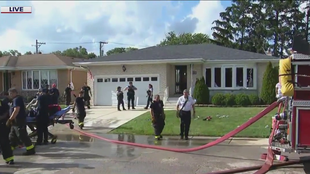 Chicago firefighters reportedly hurt fighting blaze | FOX 32 Chicago