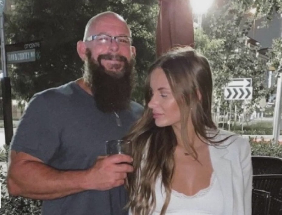 Alexis Sharkey's husband found dead as authorities tried to serve arrest warrant in her death