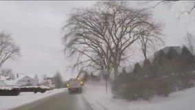 Snow impacts morning commute in Chicago's suburbs