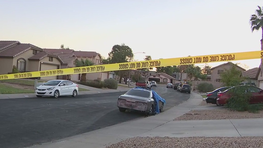 Deadly double shooting in Glendale, suspect sought | FOX 10 Phoenix
