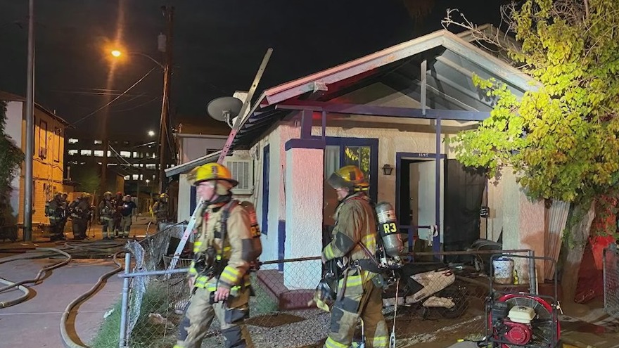Downtown Phoenix house fire displaces 2 people | FOX 10 Phoenix