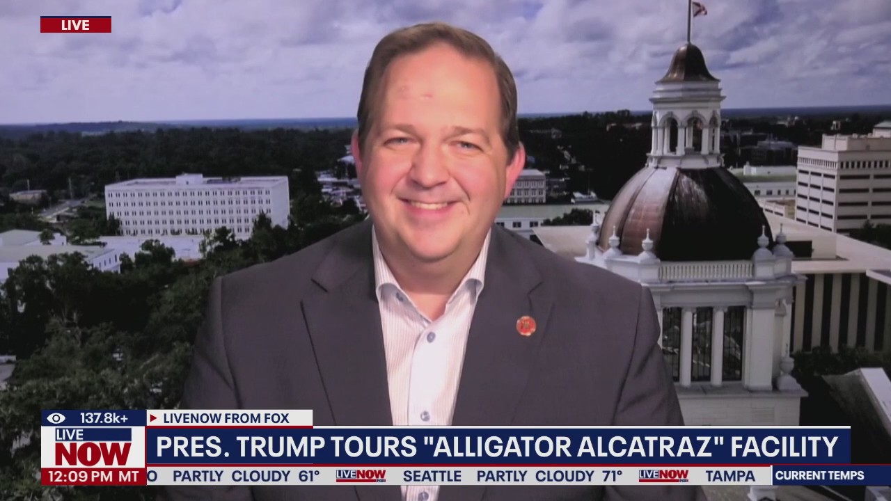 Pres. Trump tours "Alligator Alcatraz" facility