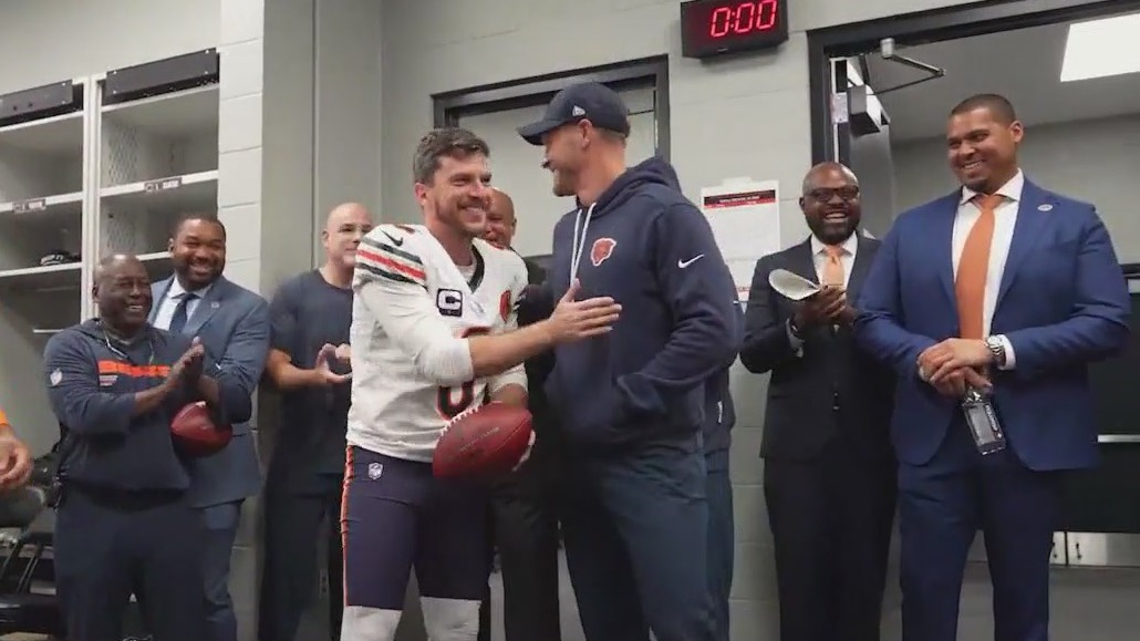 Bears take first place in NFC North behind last-second win