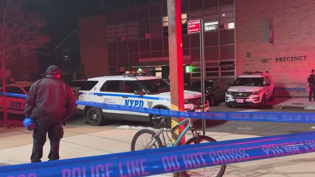 Police shoot, kill man outside Queens precinct
