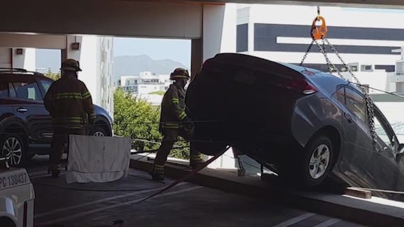 Dangling car in Santa Monica