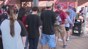 NLCS: D-backs fans return to Chase Field for Game 4