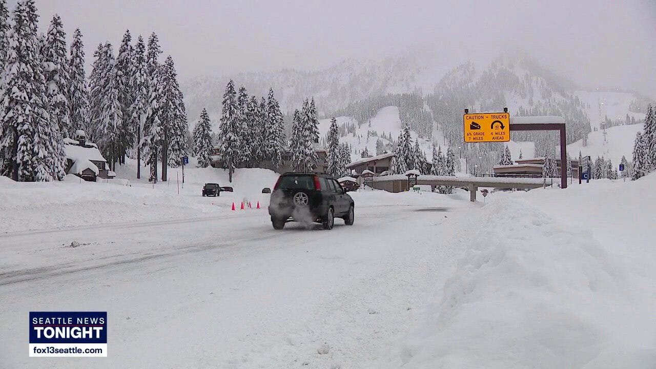 Heavy snow hits WA's Stevens Pass