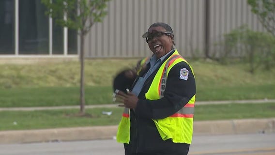 Chicago's dancing crossing guard brings joy to her job every day: 'I want to give love to those who need it'