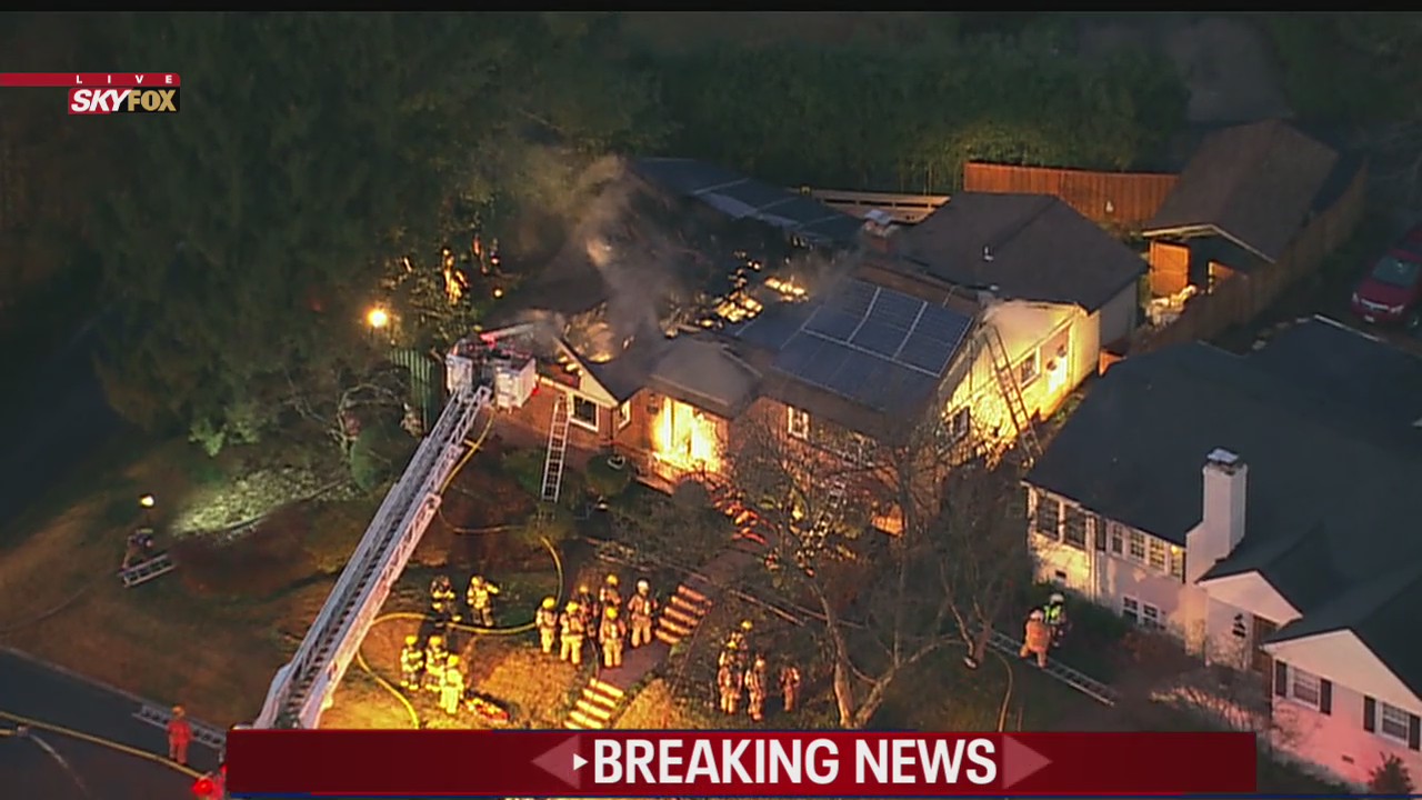 Montgomery County firefighters battle Silver Spring blaze