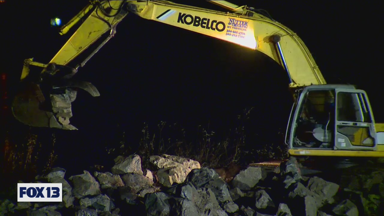 Preparations for Skagit River flooding