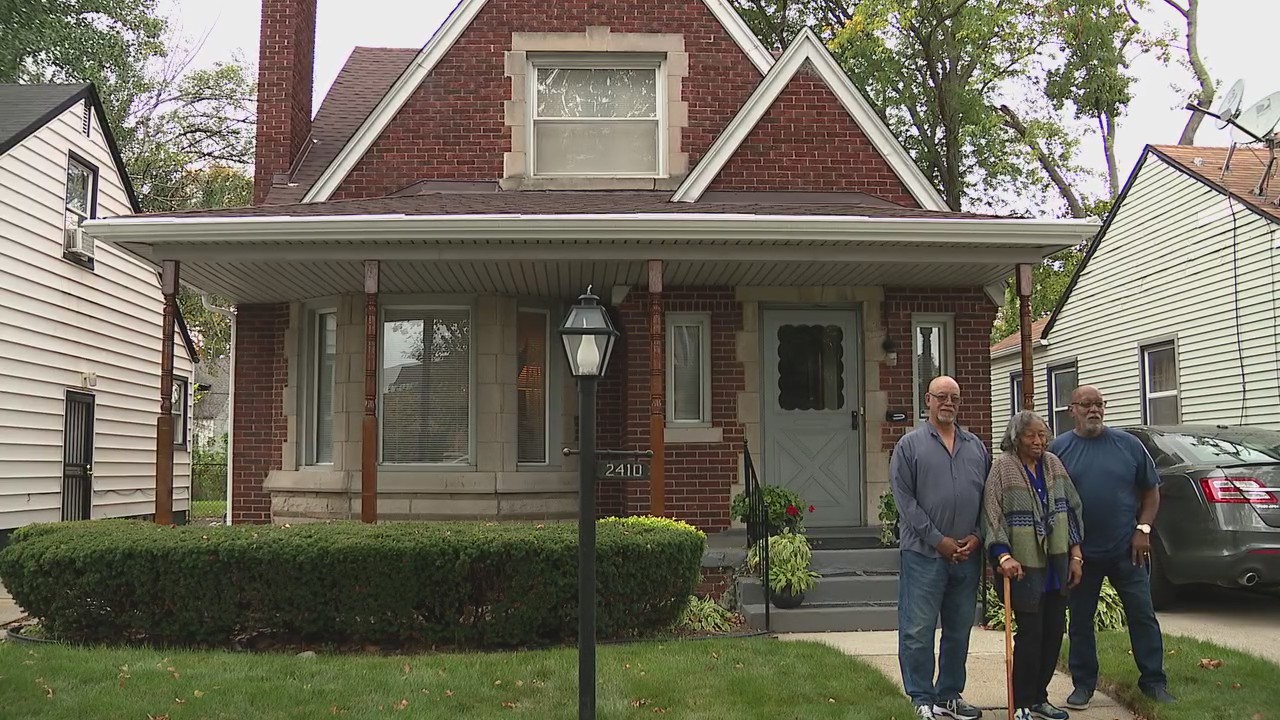 Renew Detroit program installs new roof for 92-year-old resident