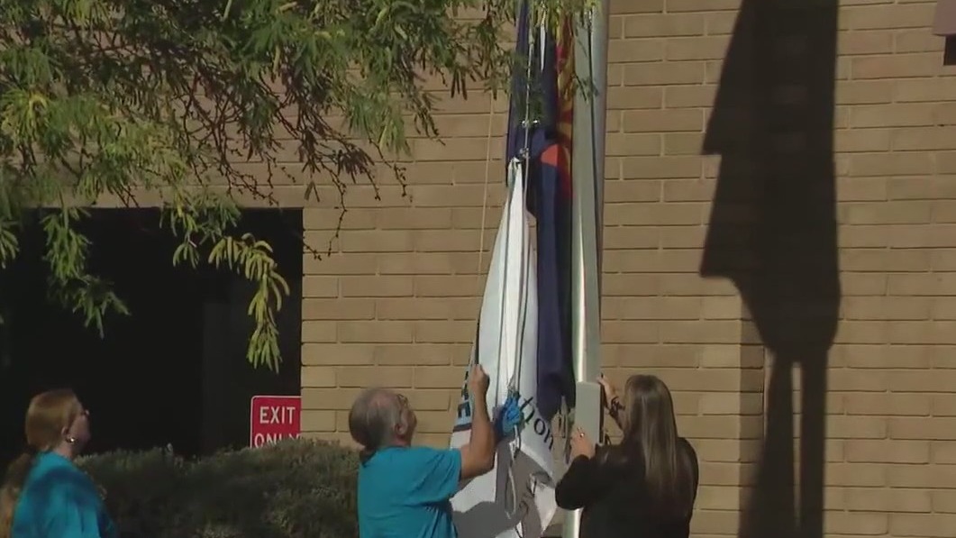 Organ donors honored at flag-raising in Tempe