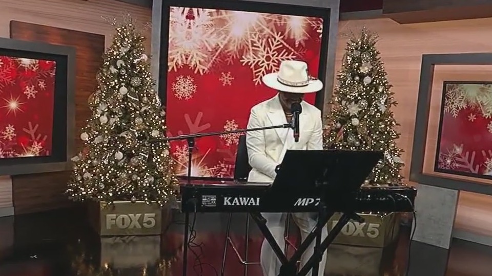 Christmas 2025: Rudy Currence performs Christmas Time is Here