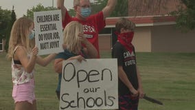 Mequon-Thiensville parents protest, calling for in-person learning this fall