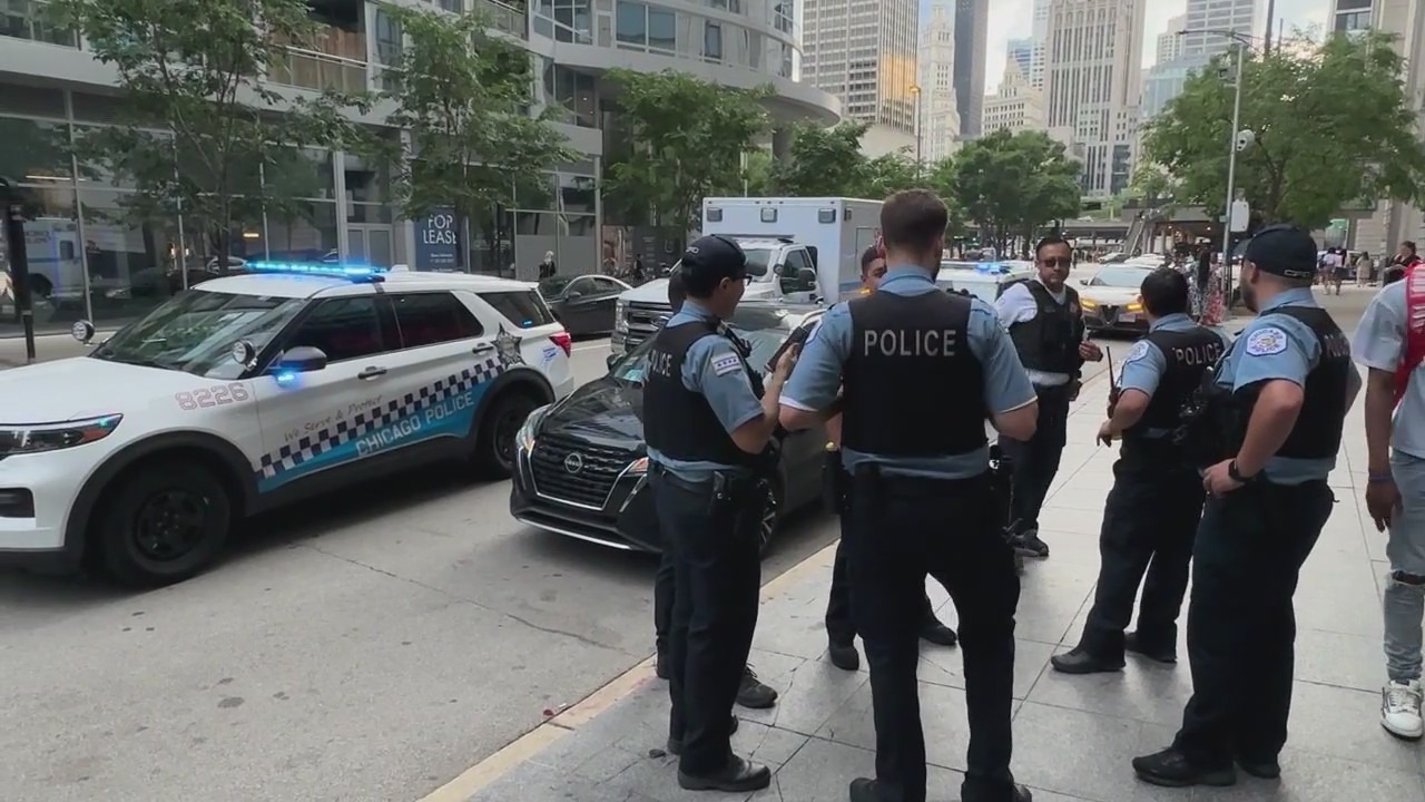 Chicago alderman calls for new curfew downtown after teens attacked married couple