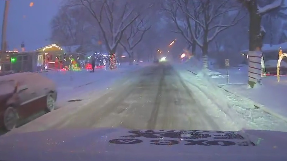 Candy Cane Lane cruise