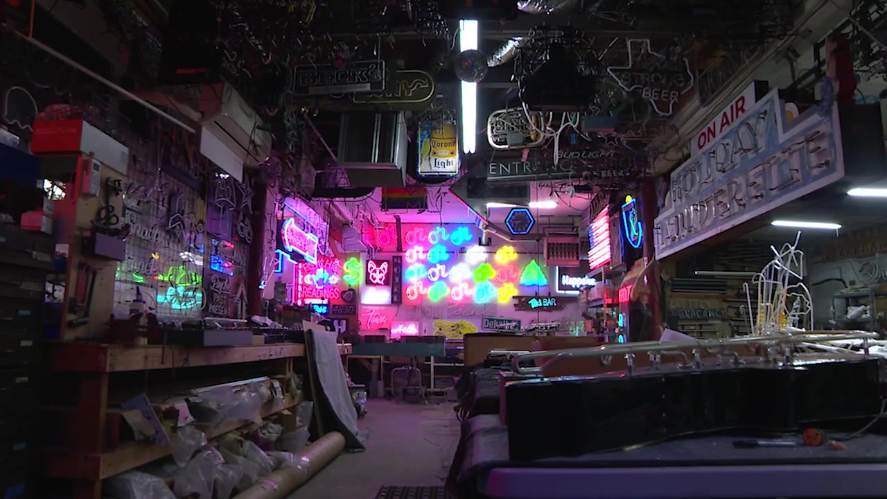 Light & Sound with Eli Jordan: Neon