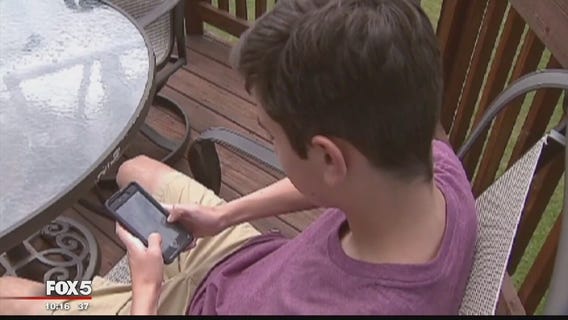 Apple investors urge action to curb child gadget addiction