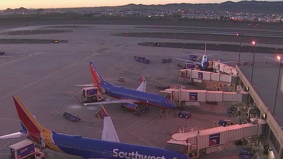 Sky Harbor travelers respond to judge's ruling to end mask mandates