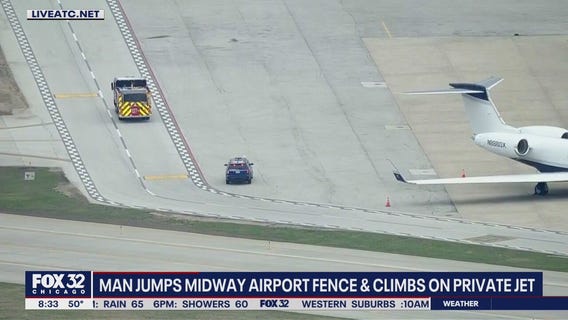 Man jumps fence at Midway Airport, climbs private jet