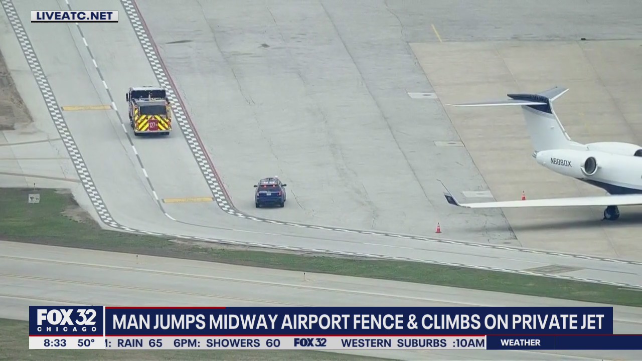 Man jumps fence at Midway Airport, climbs private jet