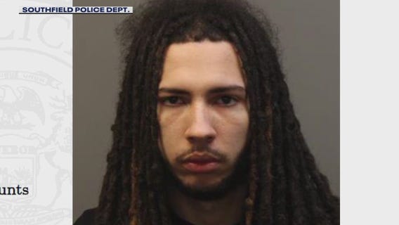 Carjacking suspect threatens driver with ghost gun