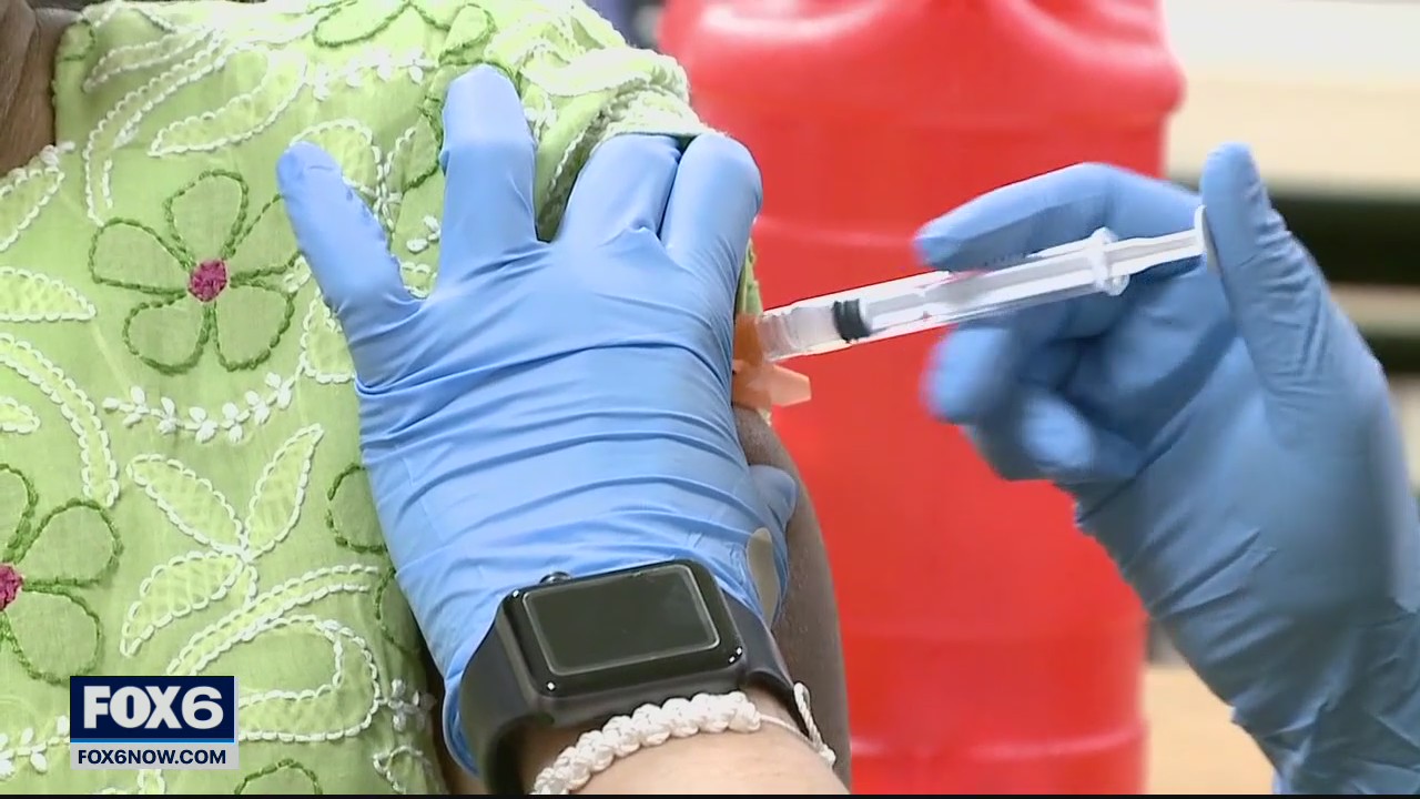 Milwaukee COVID-19 vaccine clinic draws people from Chicago, Madison